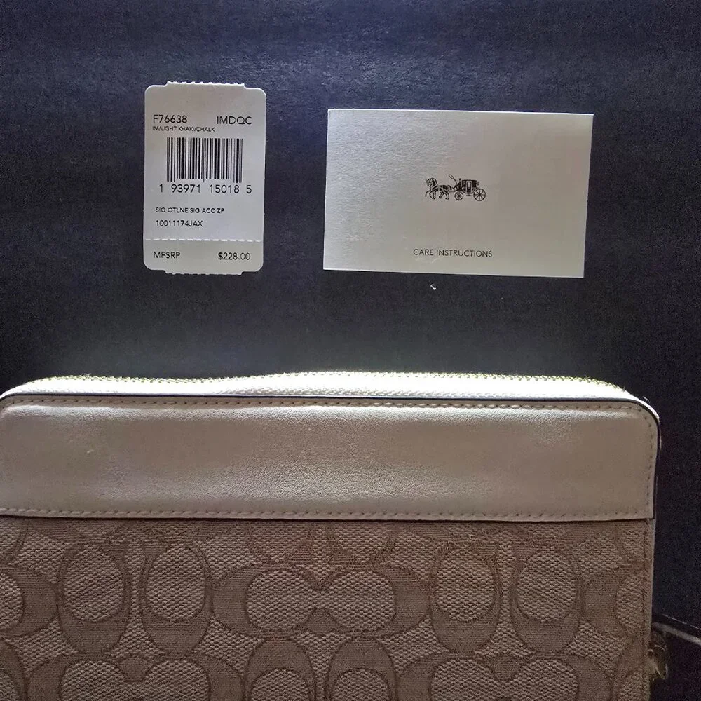 Coach F76638 Accordion Zip Wallet Signature Light Khaki Chalk NWT - Picture 6 of 9